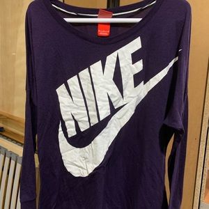 Nike women top